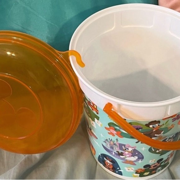 Disney world Popcorn refillable Bucket - Picture 2 of 2